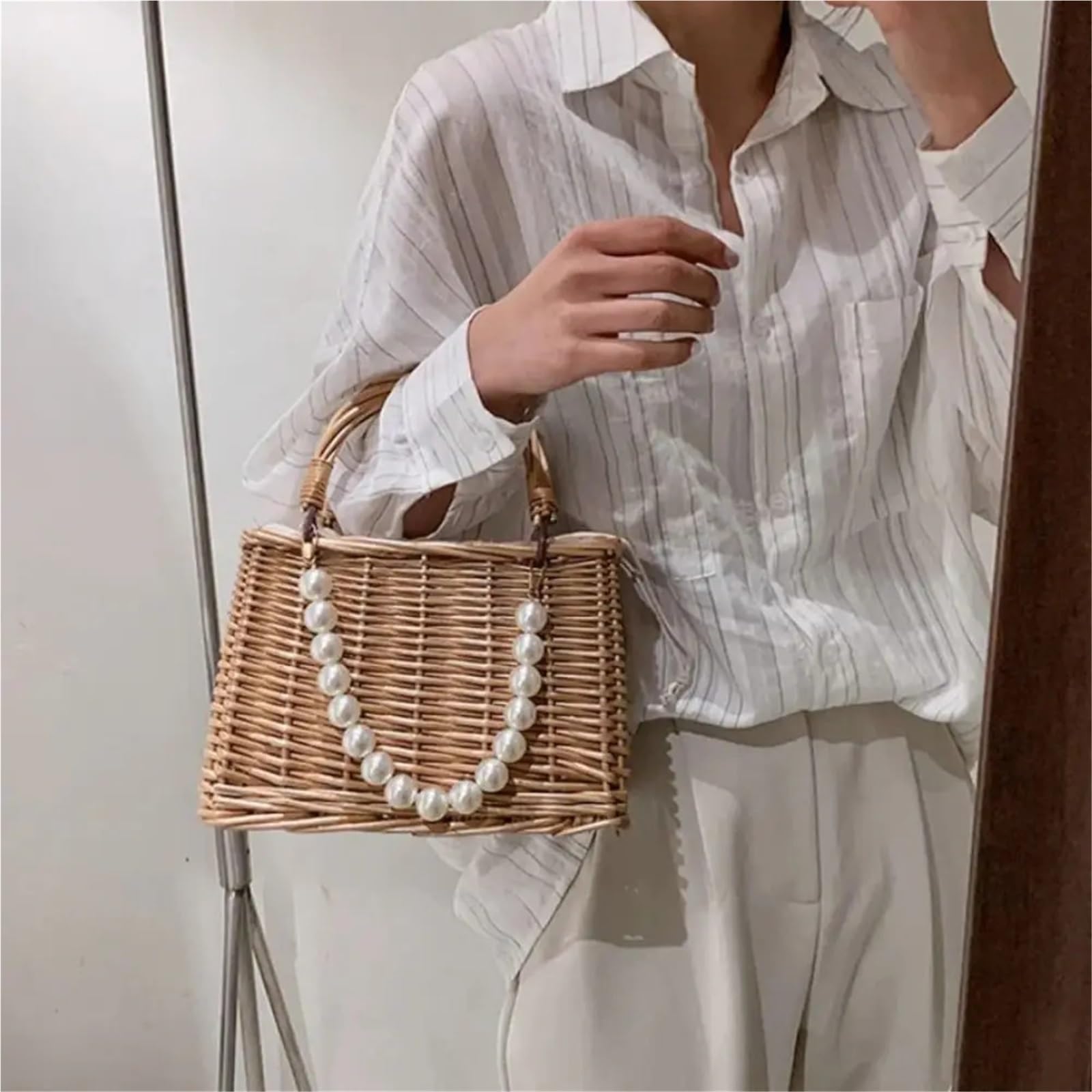 Bolsos de mano de paja con mango de perlas de verano