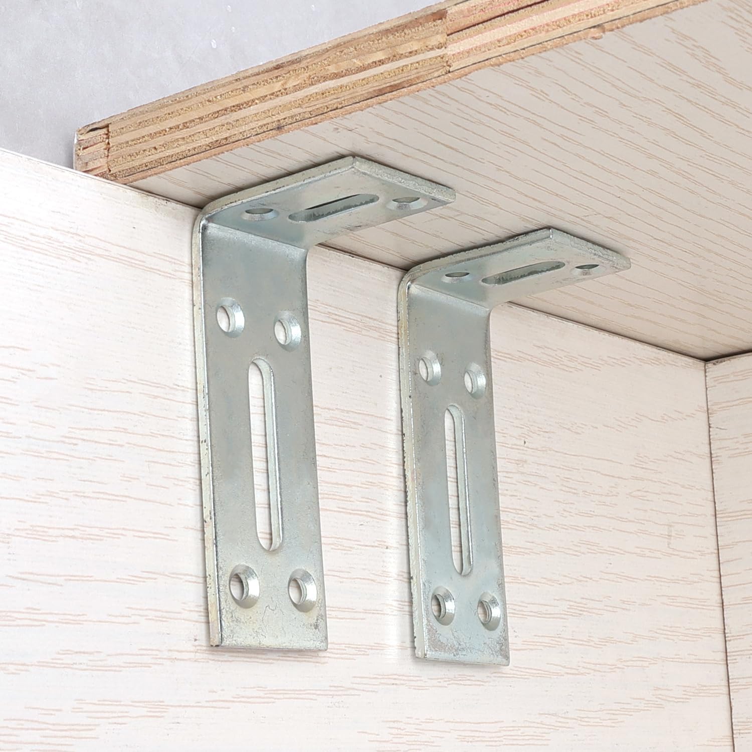 1pcs Stainless Steel 90 Degree Angle Bracket Corner Brackets Fastener Furniture Door Cabinet Joint Bracket with Screw,8*4*3cm (Sliver)