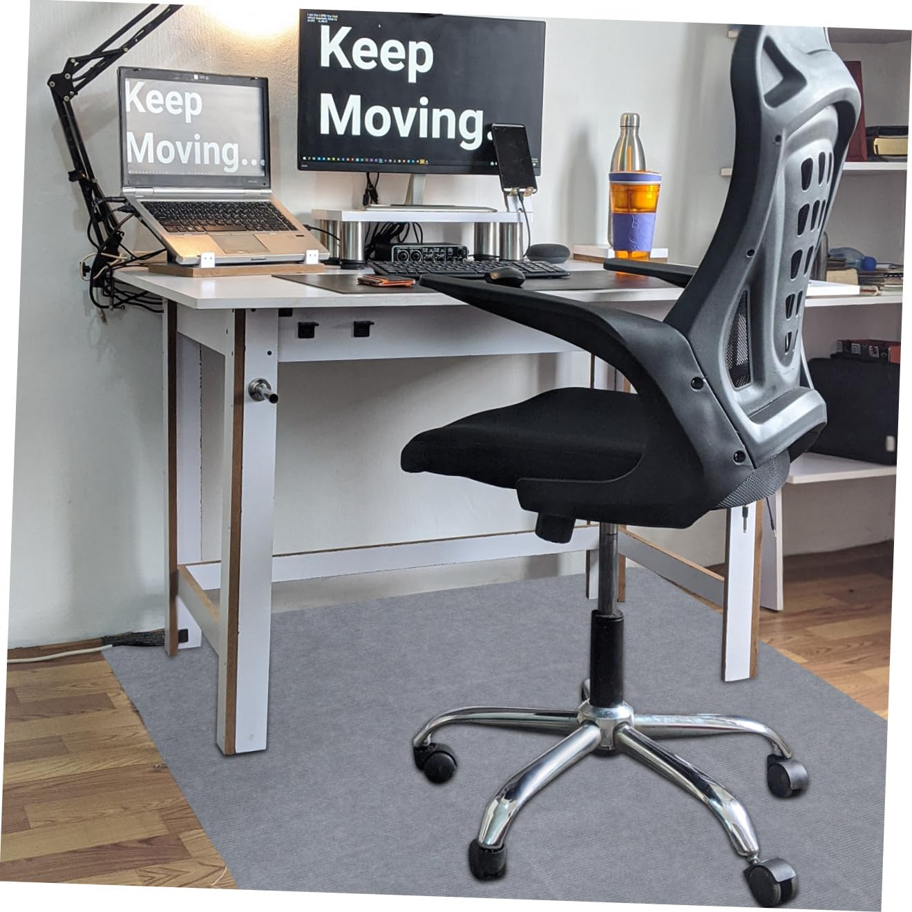 PACKOVE rutschfeste Bürostuhlmatte 90x120cm aus Polyester Selbstklebende Bodenschutzmatte für Hartböden Schreibtischunterlage für Büro und Gaming