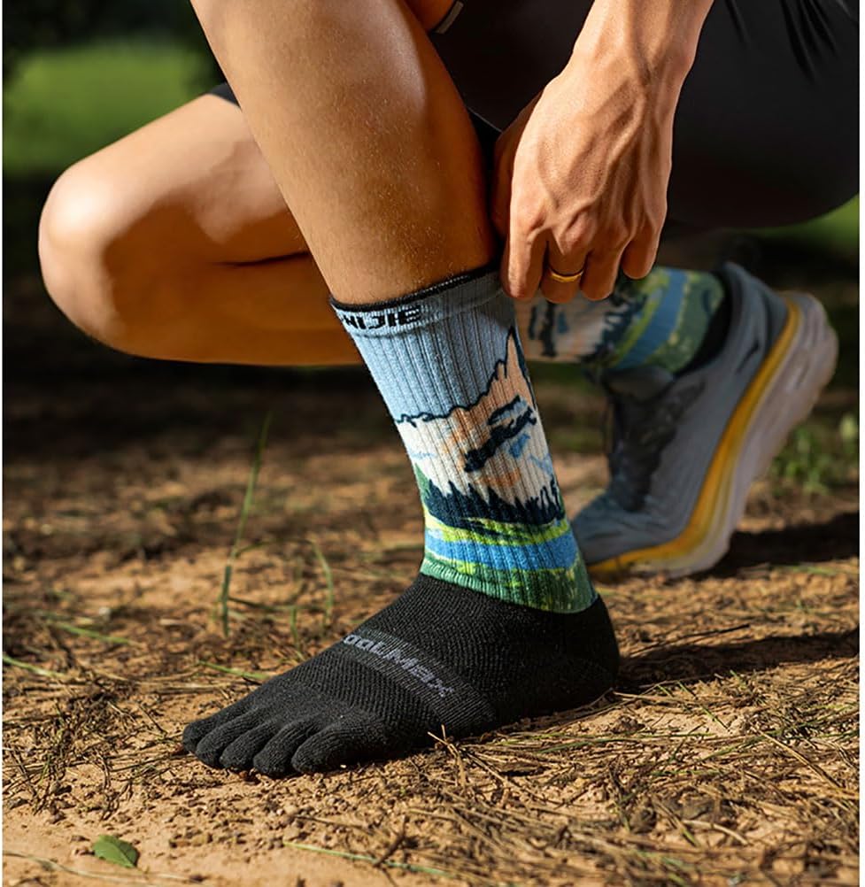 YOUGLE Hiking Toe Socks with Thickened Terry Lining Coolmax Five Finger Running Mid-Calf Socks Moisture Wicking