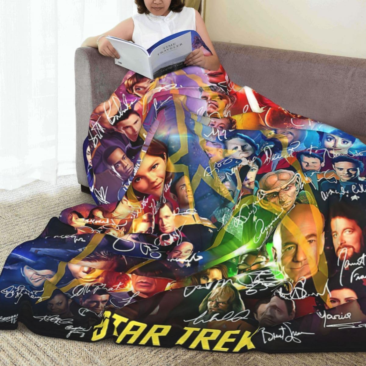 Poster Collage Blanket with Printed Autographs – Soft and Cozy Throw – Gift for Star Trekkies