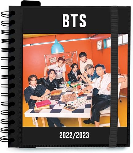 Agenda oficial BTS 2022-2023  Diario académico de 11 meses de regreso a clases día a página  Agosto de 2022 a junio de 2023  Agenda de mitad de año