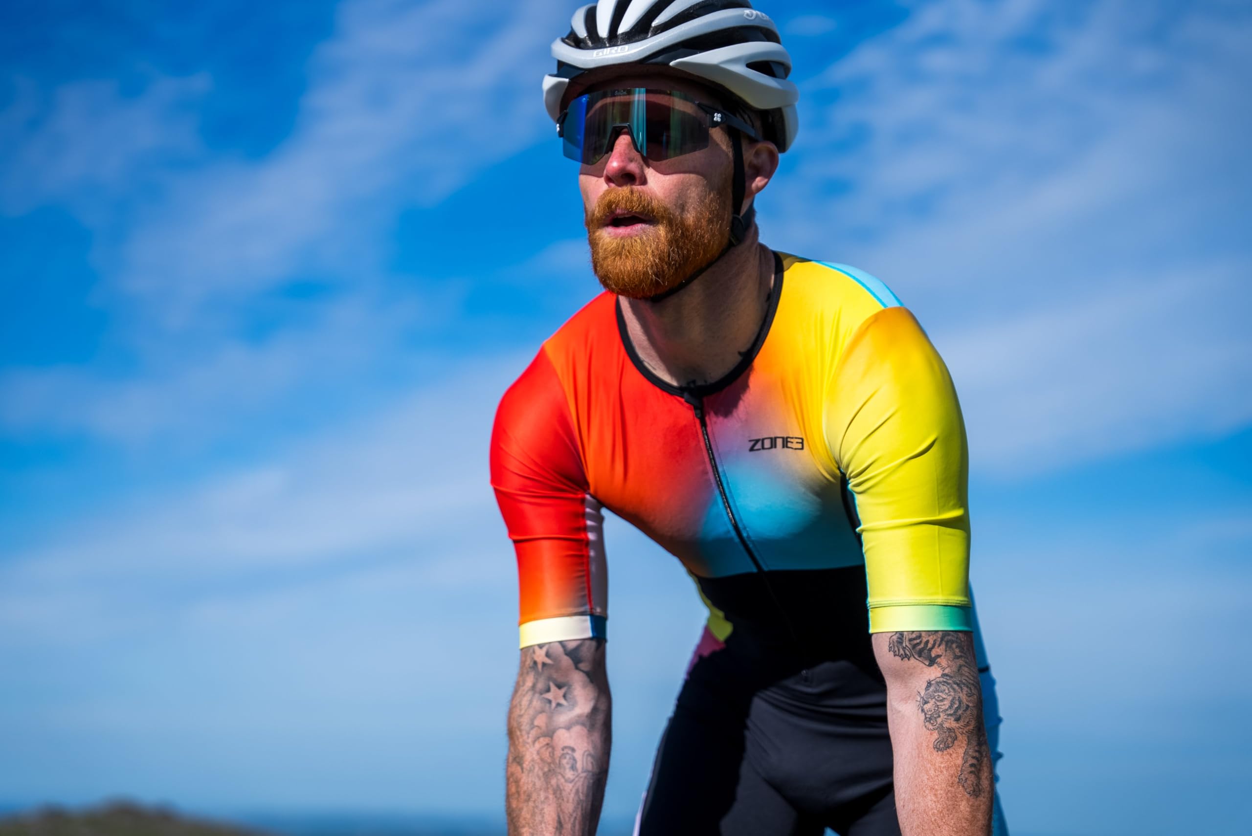 ZONE3 Herren Activate+ Kurzarm Trisuit aus 100% recycelten performance Materialien