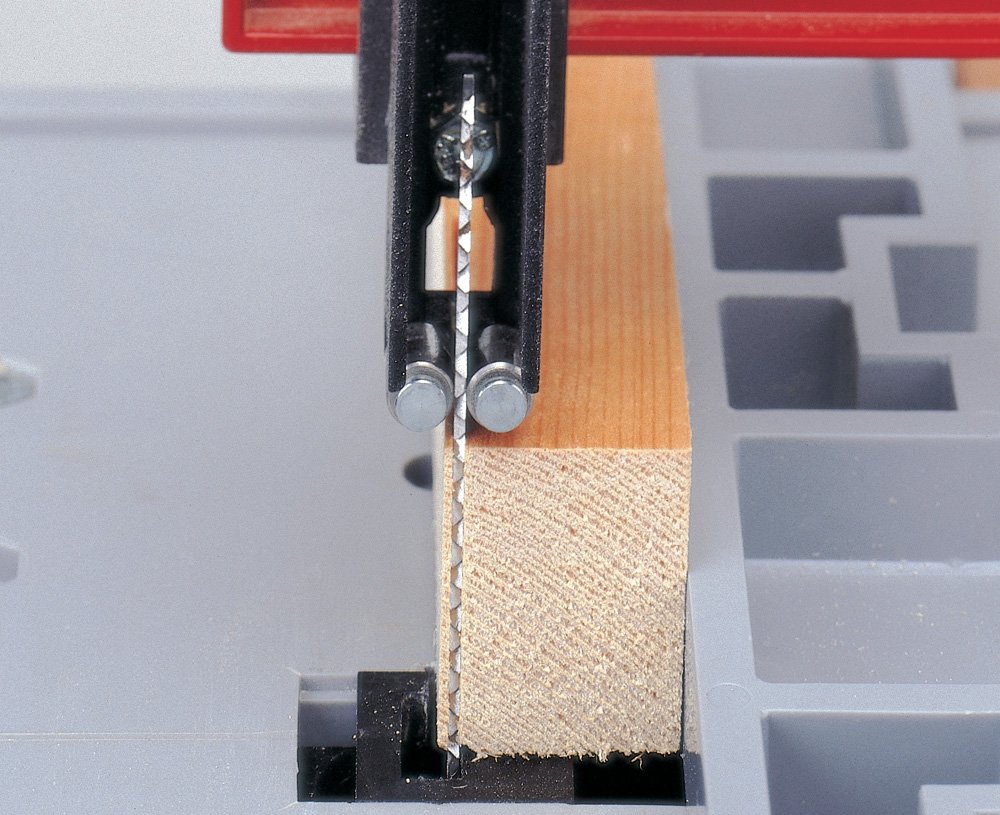 Präz.-Stichsägetisch für jede Stichsäge - Basisgerät + 4 extra langen Sägeblätter Typ BOSCH (T-Schaft)