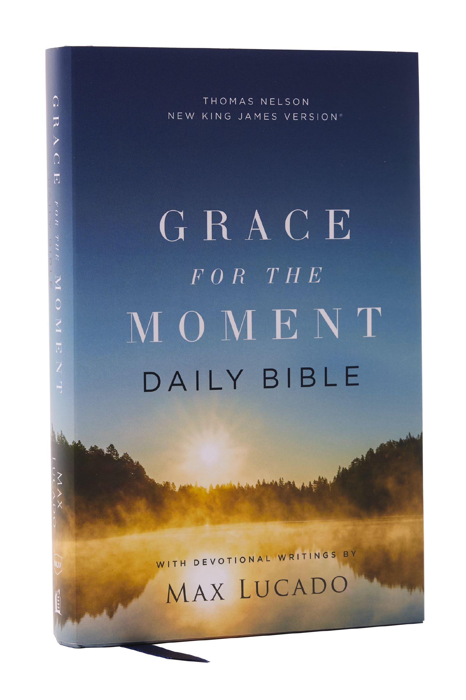 NKJV, Grace for the Moment Daily Bible, Hardcover, Comfort Print: New King James Version, Comfort Print