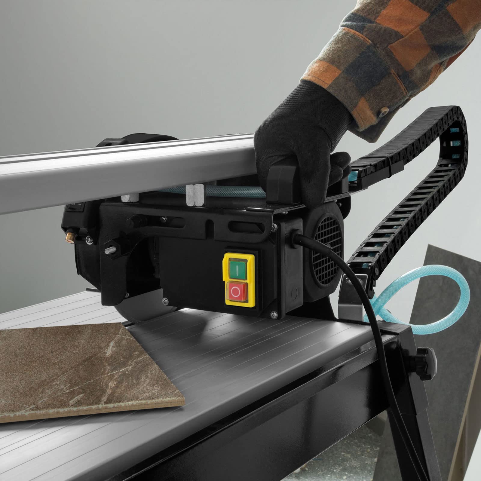 EBERTH Tagliapiastrelle Elettrico 800W, Tagliapiastrelle ad Acqua con Tavolo, Laser, Disco Diamantato 200mm, Lunghezza Taglio 620mm, Profondità Taglio 36mm, Girevole Fino a 45°, Arresto Angolare