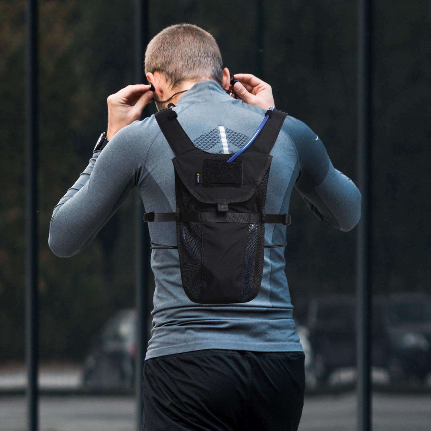 VOTAGOO Gilet d'hydratation léger pour la course à pied avec poche à eau de 2 l, sac à dos pour la randonnée, le cyclisme, la chasse, l'escalade, pour homme et femme
