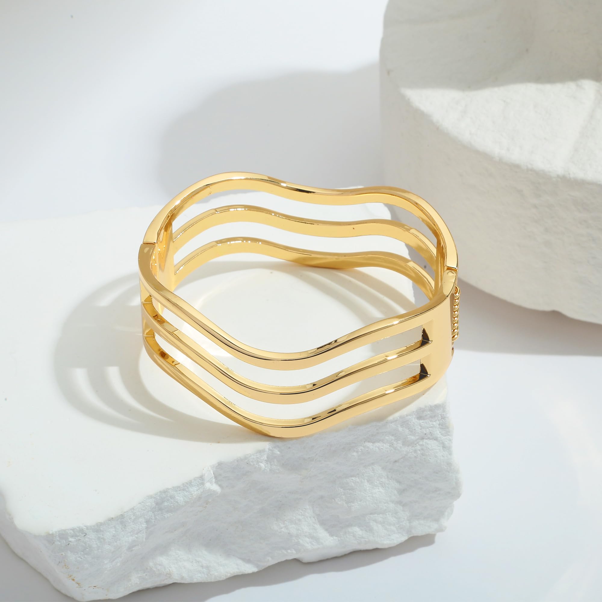 XYNSNDB Klobige goldene Armreifen für Frauen, Dicke, breite Klappmanschette, Vintage-Statement-Armband, gedrehtes, gehämmertes Handgelenk