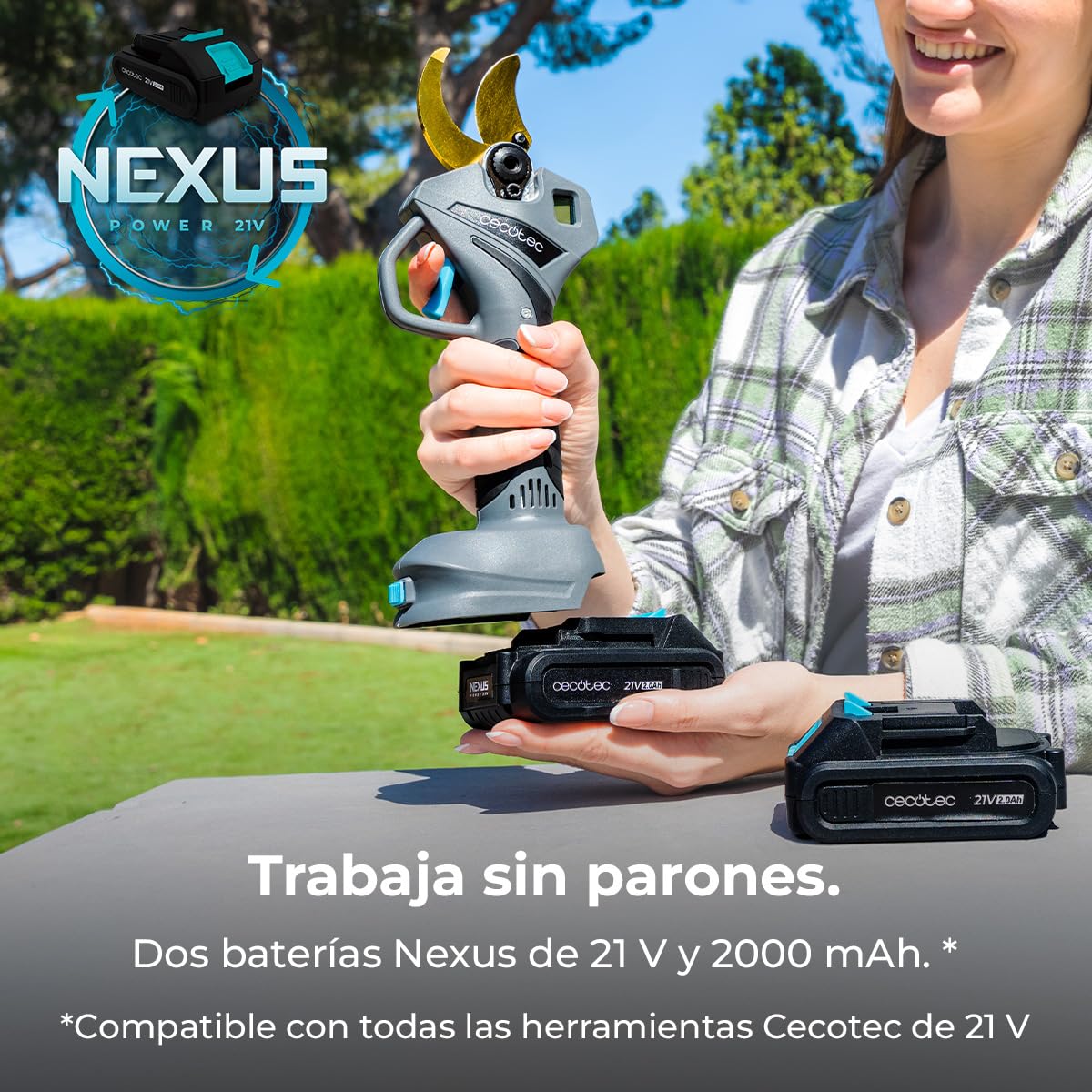 Cecotec Tijeras de Podar Eléctricas TitanCut 5000. 2 Baterías 21V, Motor sin Escobillas, Ramas hasta 40mm, Cuchillas con Revestimiento de Titanio, Control Digital, Incluye Maletín y Accesorios