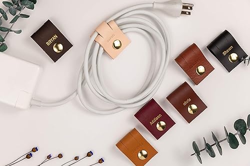 Miniatura 6 de KEYAIIRA - Juego de 3 soportes de cuero personalizados para cables con cierre a presión dorado - Soporte de cable de carga para portátil,