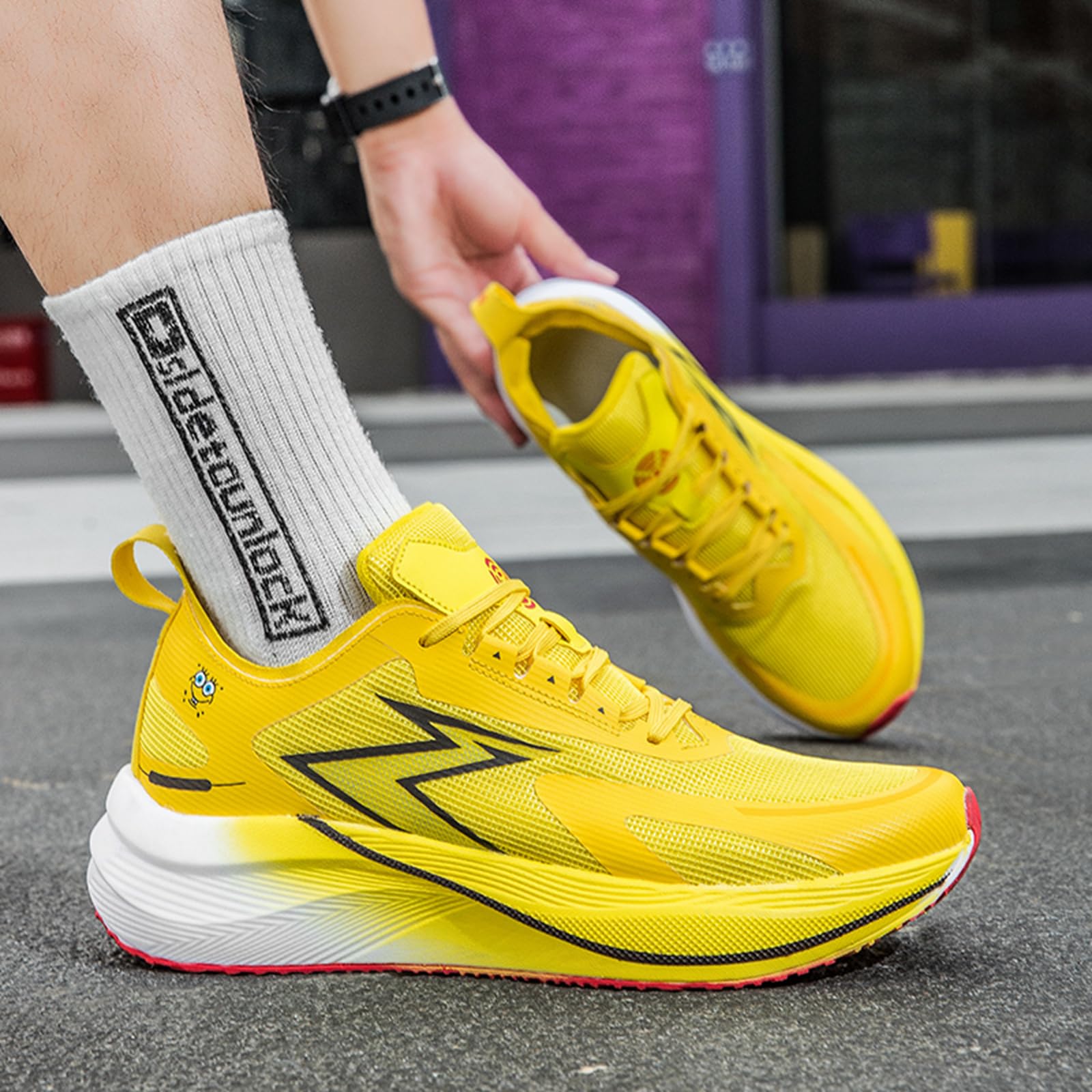 Zapatillas de correr ligeras y transpirables para hombre y mujer, con diseño Night Glow
