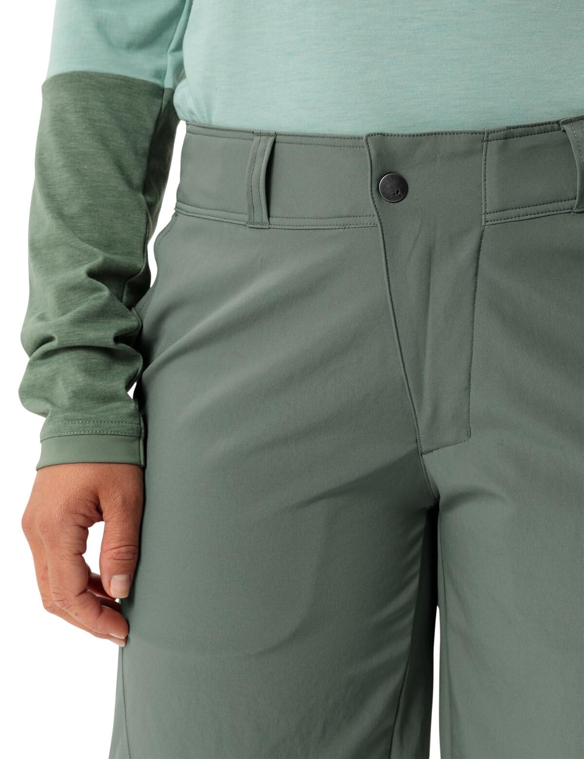 VAUDE Women's Ledro Shorts - Gepolsterte MTB-Shorts mit Innenhose - atmungsaktive & elastische Fahrradhose, Agave, 44