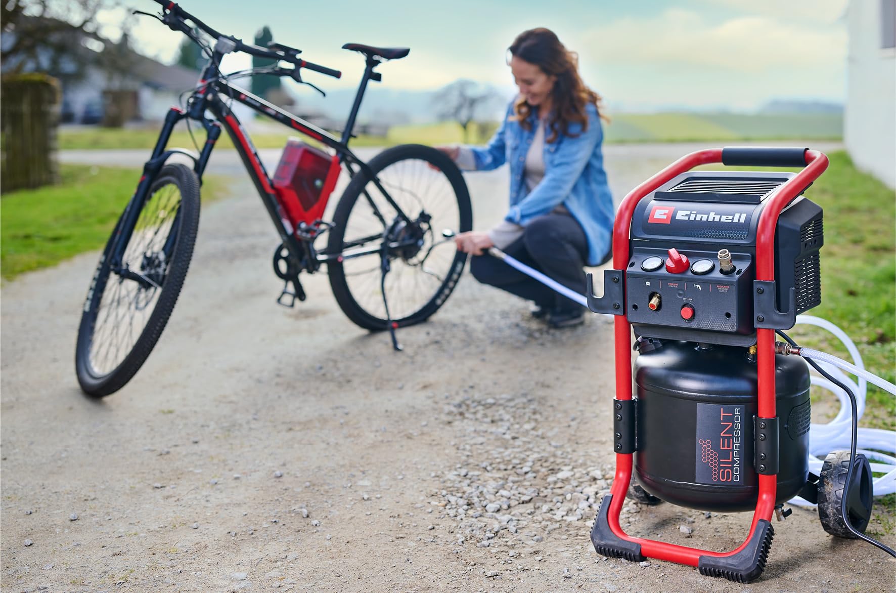 Einhell TE-AC 240/24 Silent sprężarka (1500 W, maks. 10 bar, zbiornik 24 l, moc ssania 240 l/min, sprężarka wyciszona 70 dB, 2 manometry, reduktor ciśnienia)