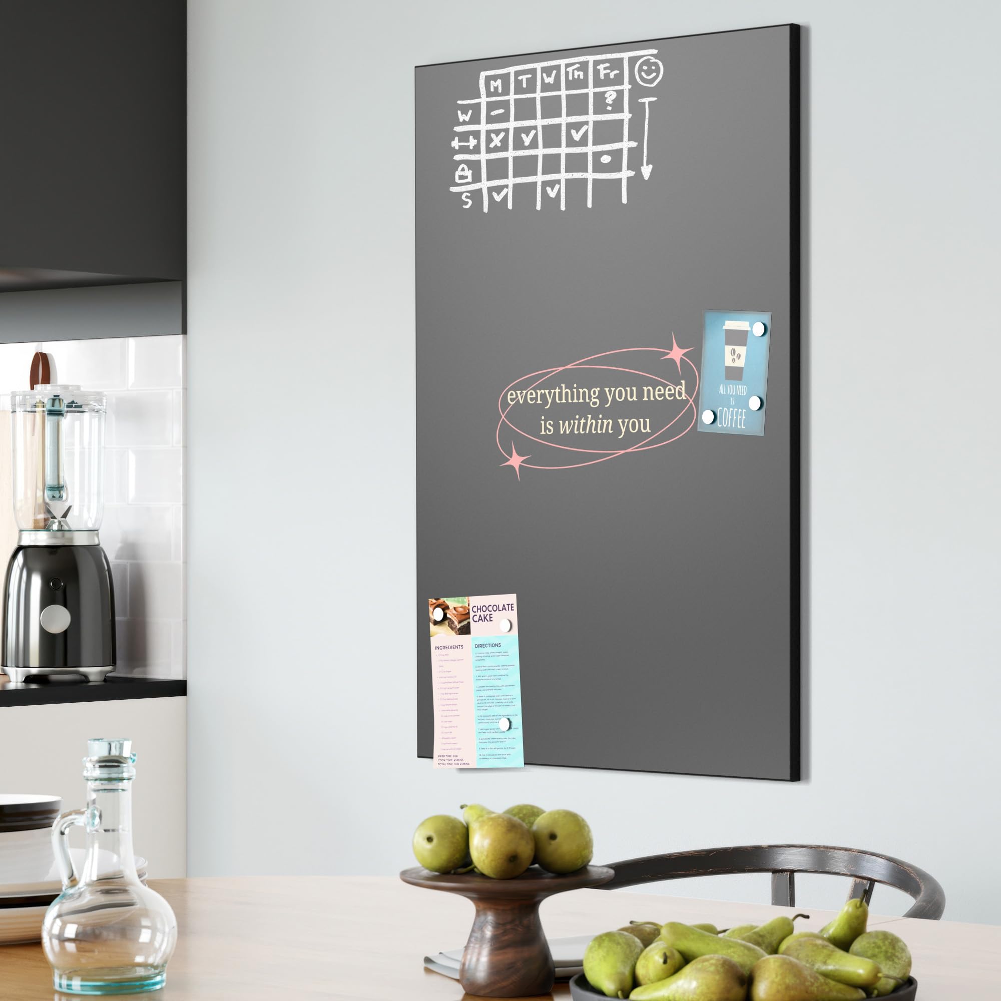 DEQORI Magnetische Kreidetafel mit UV-Druck | Motiv Innerer Kompass | Design rechteckig 60x90 cm | Kreide Metalltafel beschreibbar – Wanddeko für Küche, Flur, Kinderzimmer & Büro