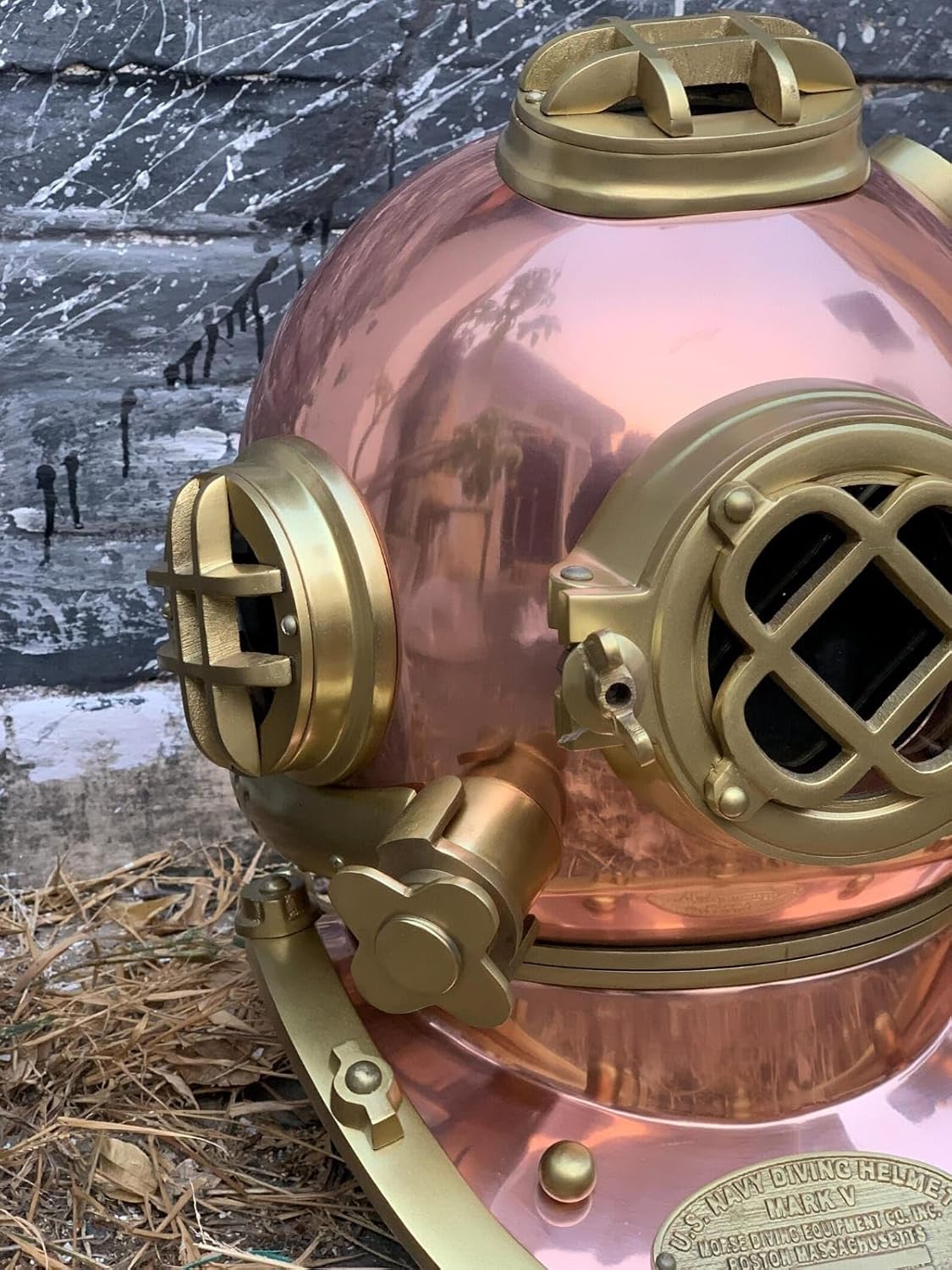 Handcrafted Diving Helmet with Premium Material and Heavy Duty Fittings | Professional-Grade Protection for Divers