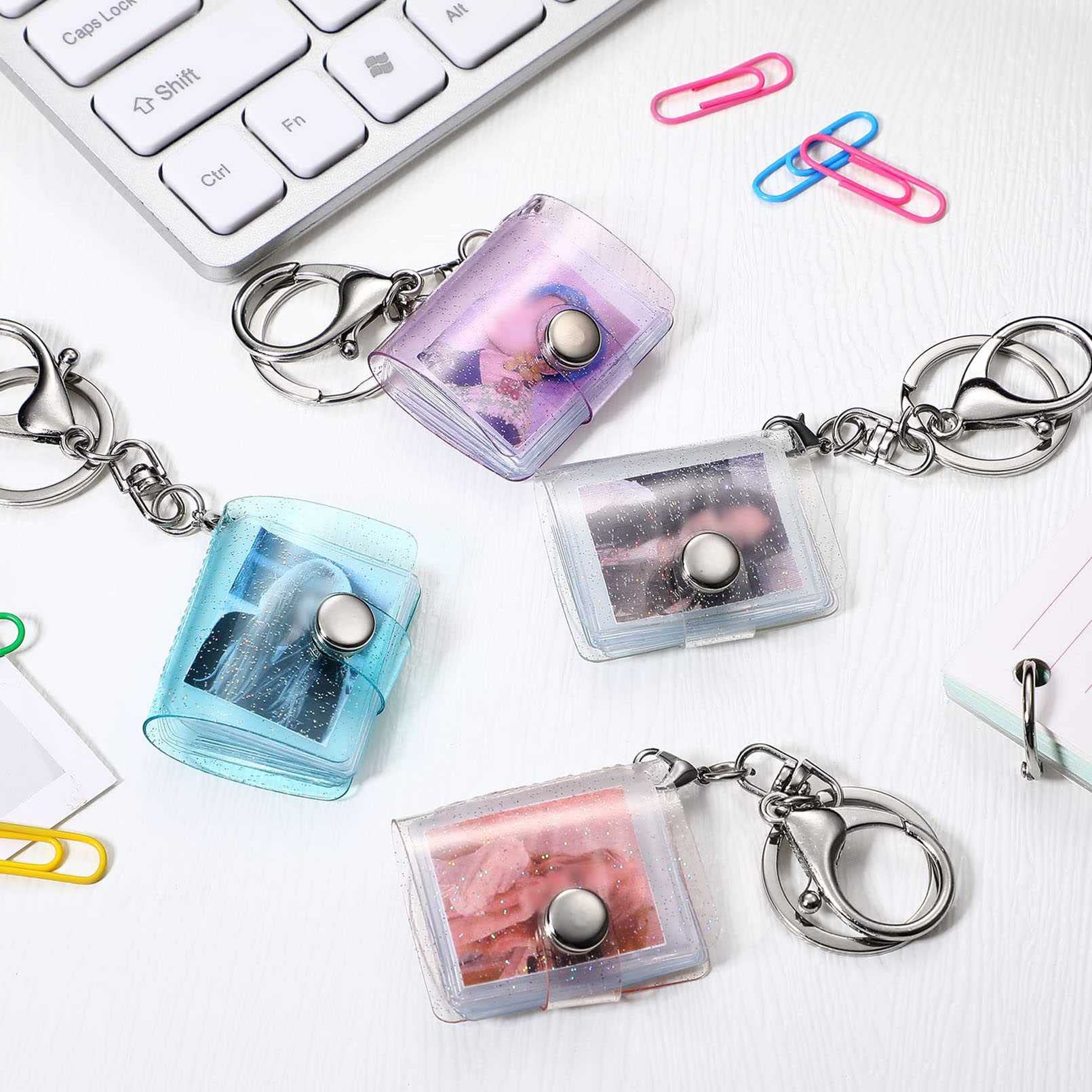 Amazon.co.jp: 4枚のミニフォトアルバムキーホルダー、1インチの小さな