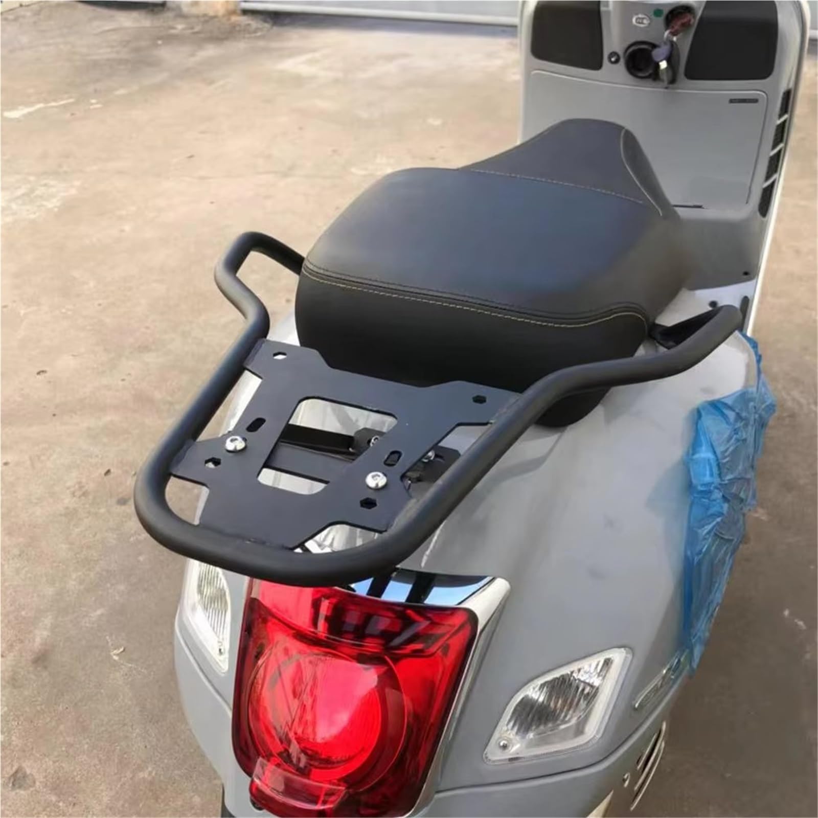 Baúl Soporte Estante Portaequipajes Para Para Vespa Para GTS 300 250 125 Para GTV 300 Portaequipajes Fijador Soporte Trasero(Silver)