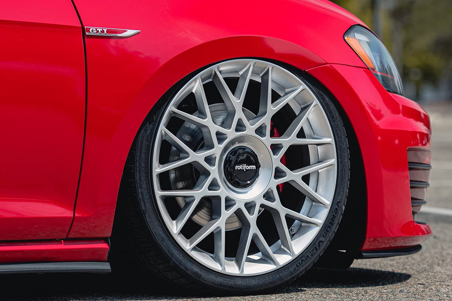 ロティフォーム　BLQ-C 8.5×19 +45 Amazon.com: Rotiform BLQ-C Custom Wheel - 19x8.5, 45 Offset, 5x112