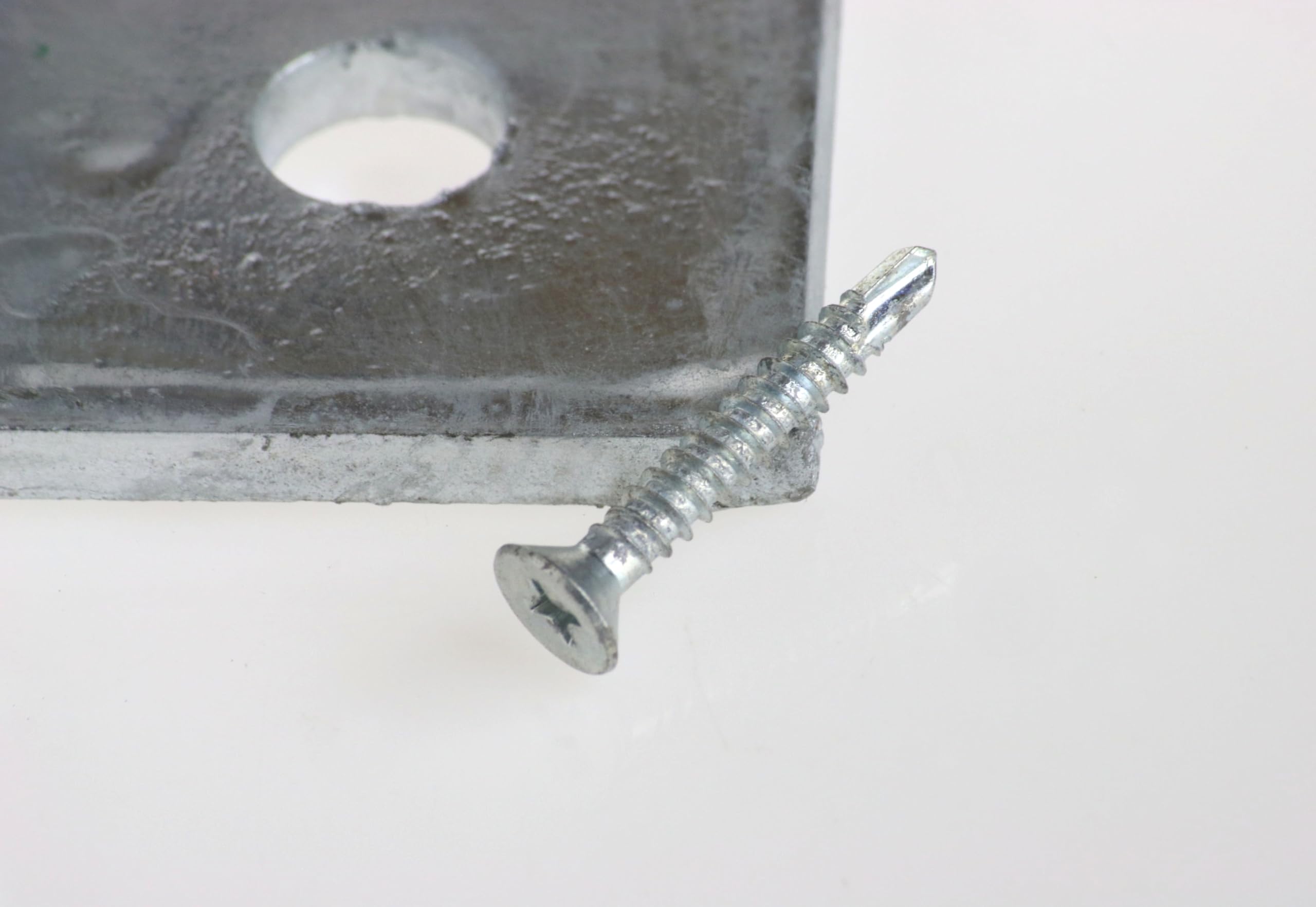 Supporto a tassellare zincato per palo quadro 50x50 mm, con piastra base – FENCESHOP