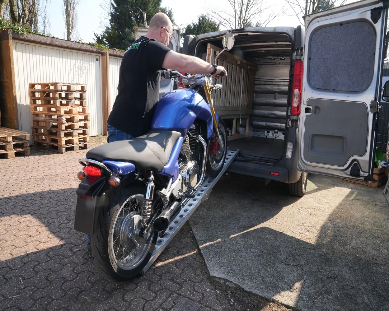 Auffahrrampe klappbar Alu 222cm bis 180kg, kompatibel mit Motorrad, Roller | Rutschfeste Laderampe mit Grip; Breite 16,5cm, gefaltet 117x16,5x10cm; kompatibel mit Moped, Mokick, ATV/Quad; Gewicht 7kg