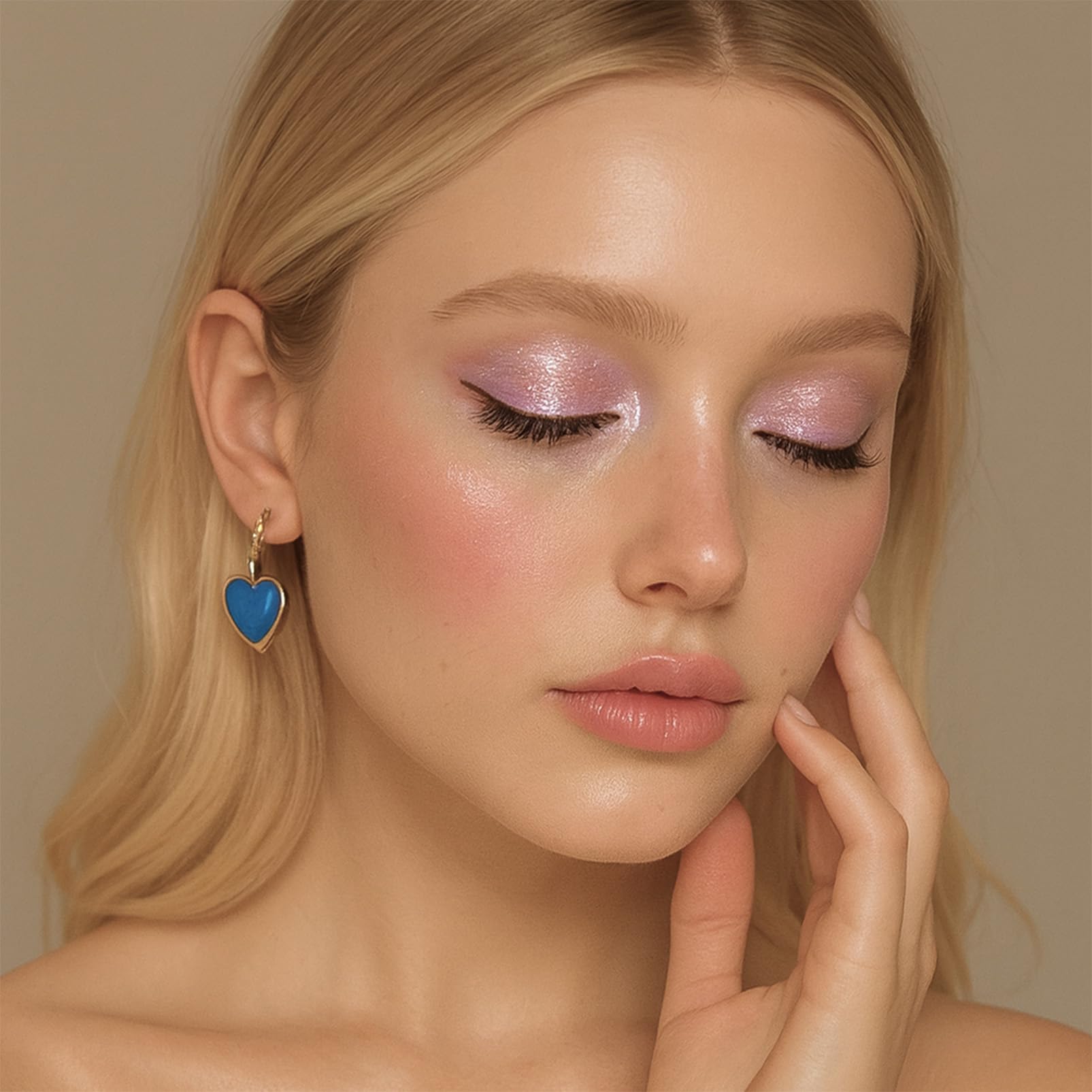 Lavender Pink Single Pan Shimmer Eyeshadow, Pearlescent Iridescent Powder For Subtle Luminous Eye Makeup & Everyday Wear - Image 3