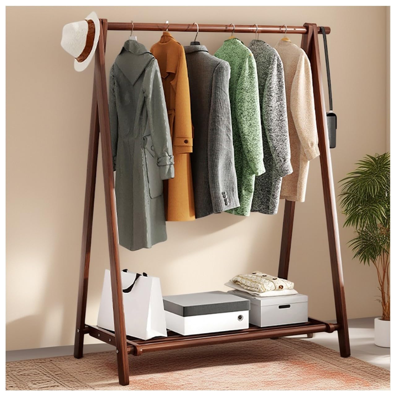 Porte-manteau en bois pour entrée ordonnée et chaleureuse