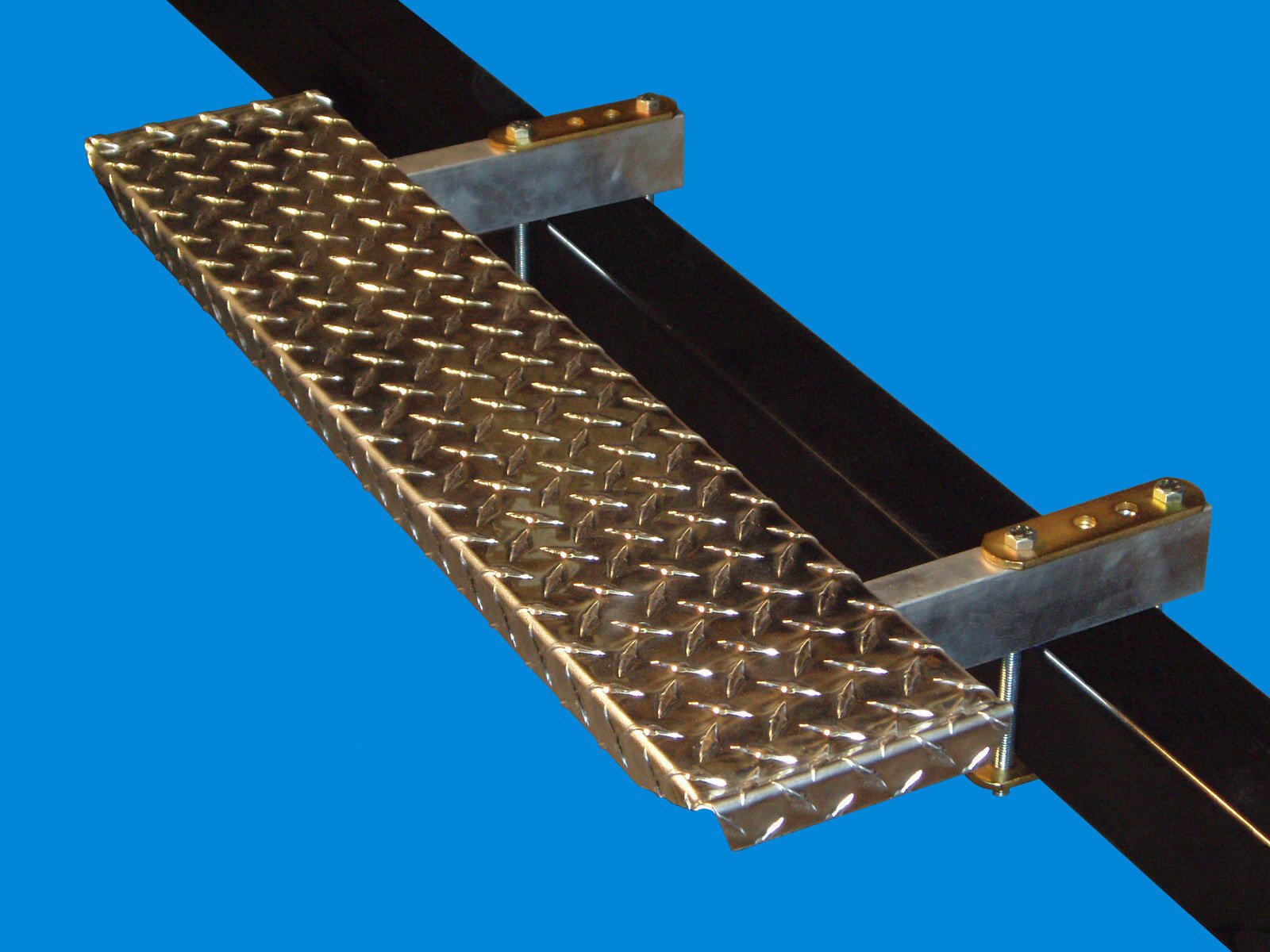 Buy VEVE Inc. 9" to 30" Aluminum Boat Trailer Steps. Online at