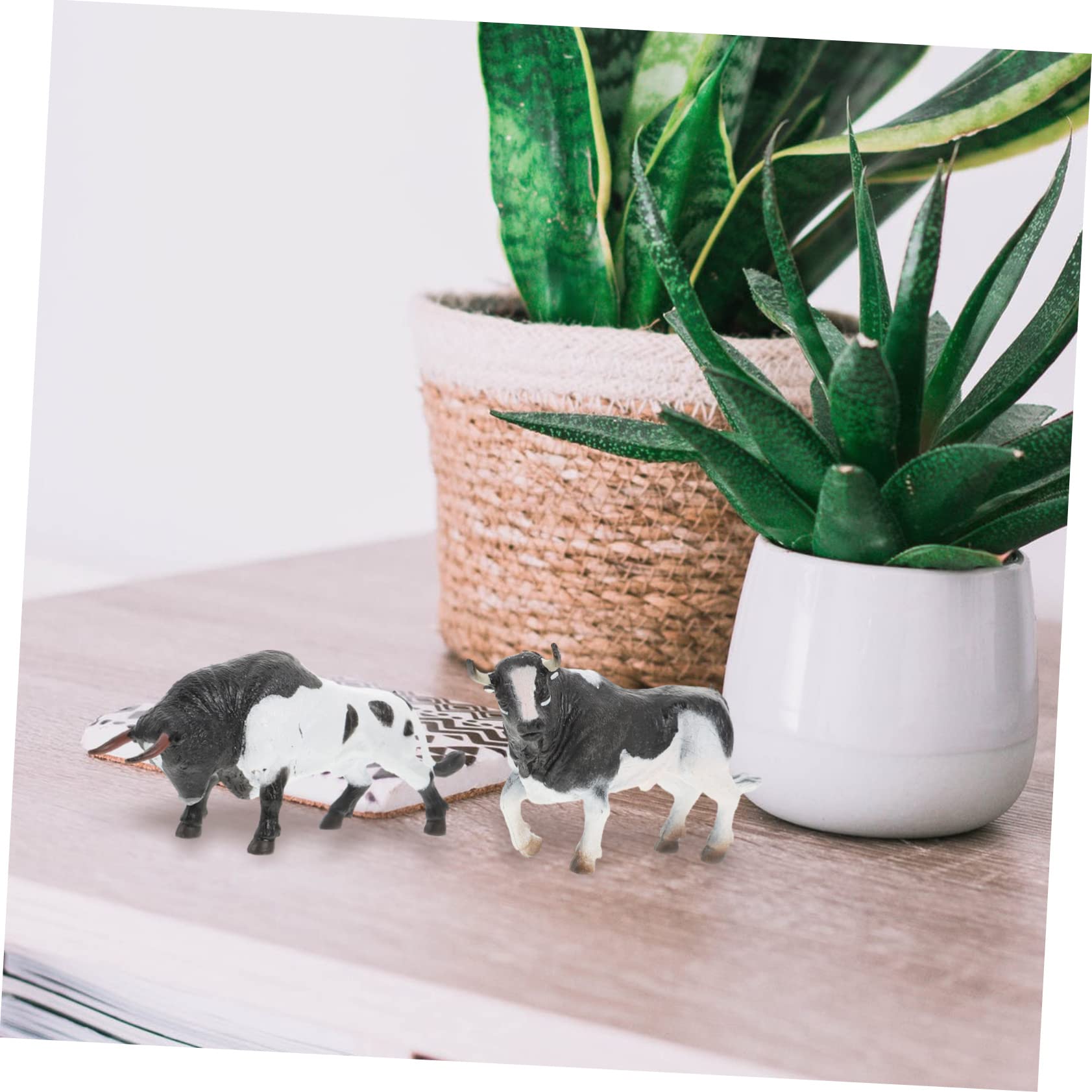 Alasum Kleine Kuh Spielzeug Figuren – 4 Stück, Robustes Kunststoff, Für Deko, Terrarium & Kinderzimmer