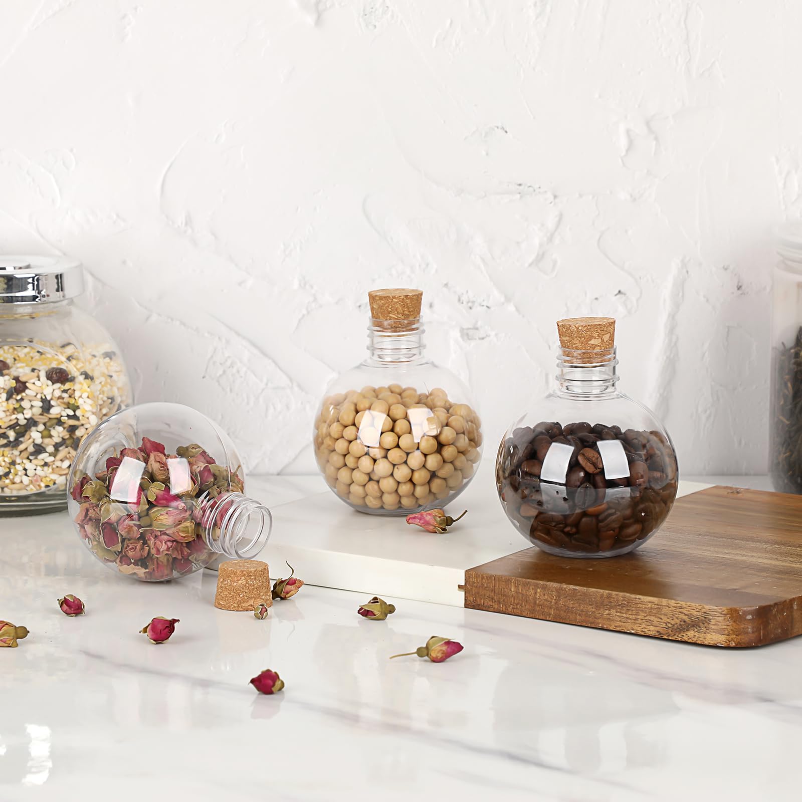 SUMTree Confezione da 30 bottiglie di plastica a forma di sfera da 141,7 g, con tappo in sughero, contenitori trasparenti per pozioni con 10 mini imbuti per fai da te, oli essenziali, decorazioni per