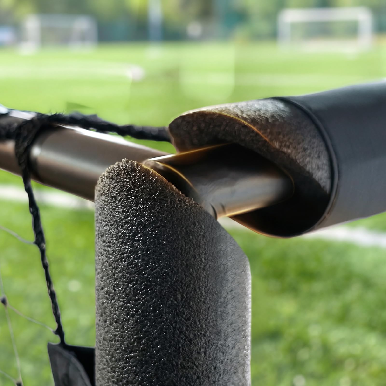 LARMNEE Portería de Fútbol Grande, Incluye Piquetas en U, con Protección de Espuma de Polietileno, para Exterior, Jardín y Campo de Juego