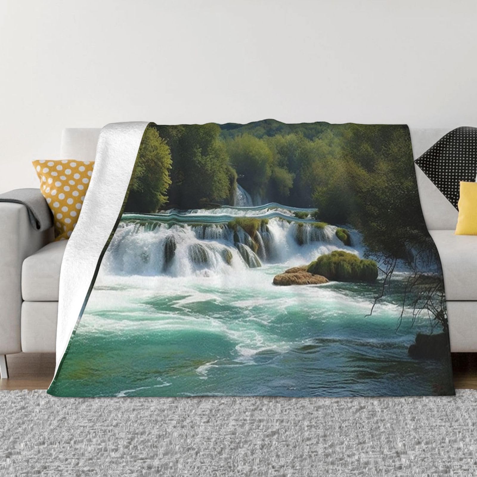 Couverture toutes saisons pour canapé et lit motif cascades Krka en flanelle