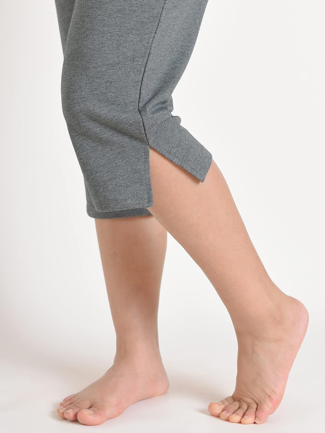 Weintee Women's Petite Cotton Capris with Pockets - Image 5