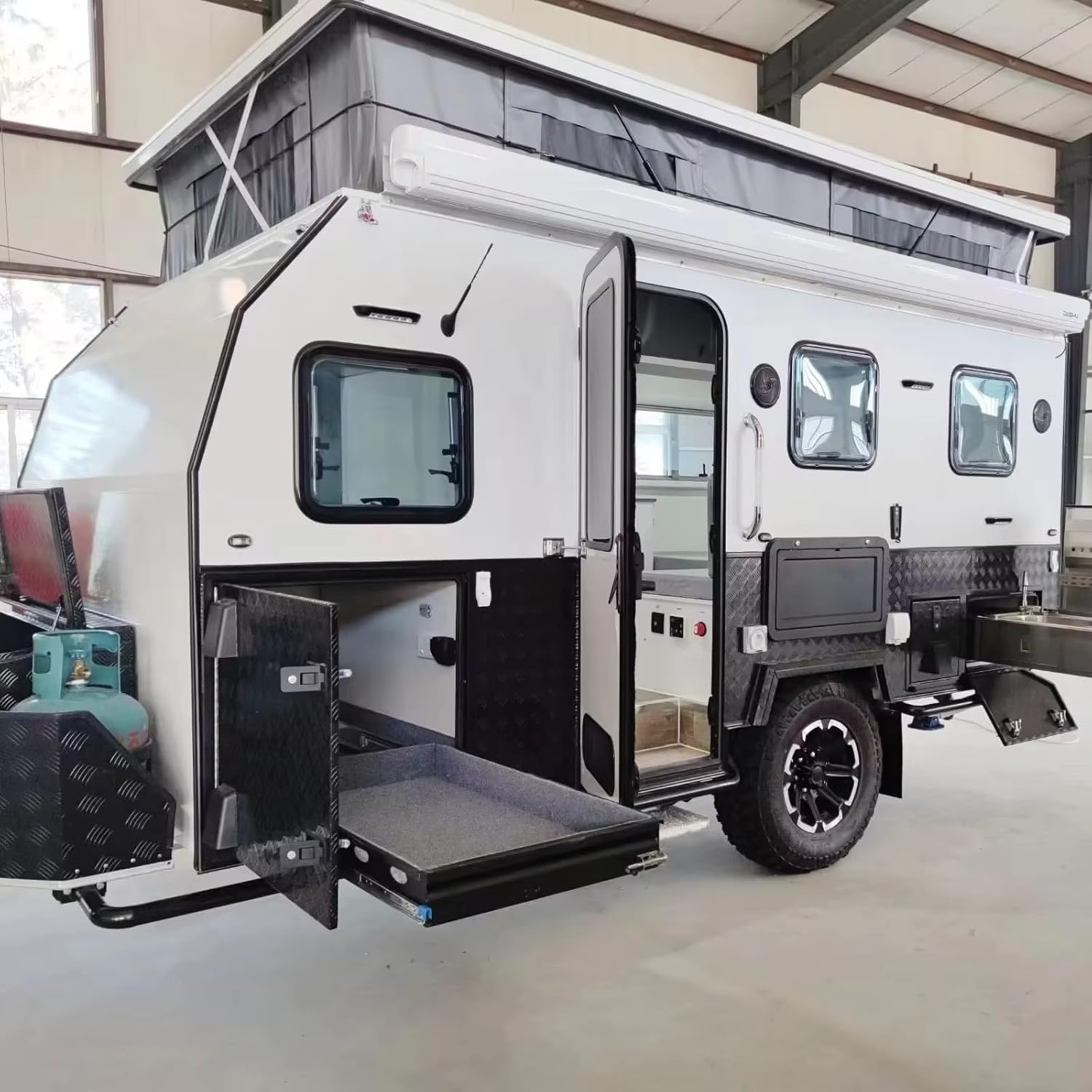 Travel Trailer Camper, Fully Equipped with Bed, Kitchenette, Bathroom, Storage Cabinets and Dining Area for Camping, Road Trips and Outdoor Living