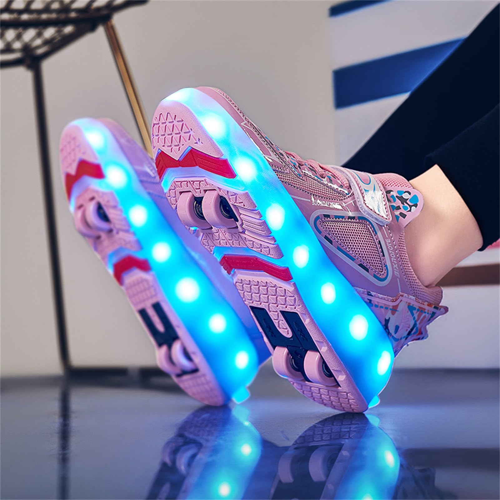 Jungen Mädchen Skateboard Schuhe mit LED Blinkend Schuhe mit 4 Rollen Rollen Skate Automatisch Einziehbar Komfort Outdoor Sportschuhe für Kinder