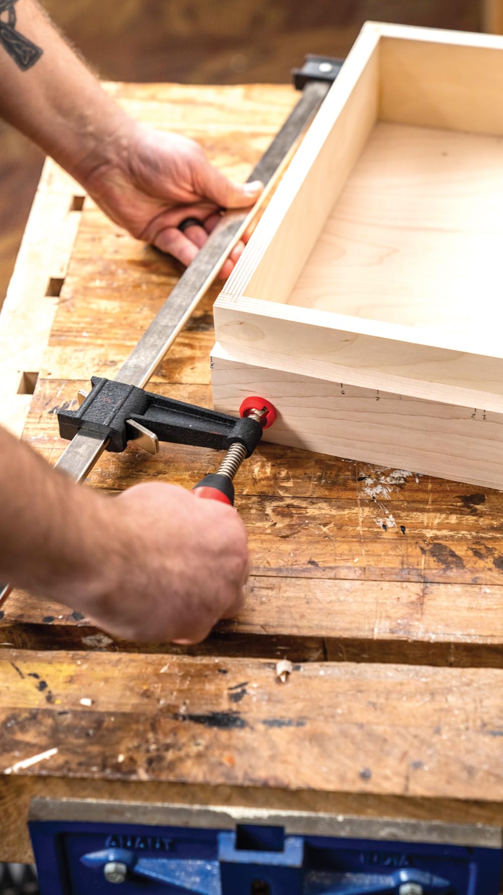 Bessey 24 en. Estilo de embrague sargento con mango de plástico compuesto y 3 – 1/2 en. Garganta Profundidad