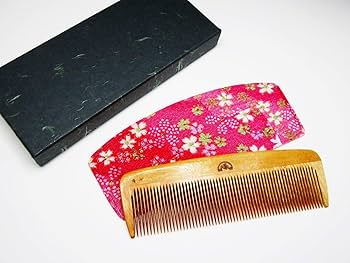 ゆうみ　廣島つげ櫛　専用ケース付き 約10cm 15年間愛用してきた『つげ櫛』のケースをリニューアル✨️｜月岡