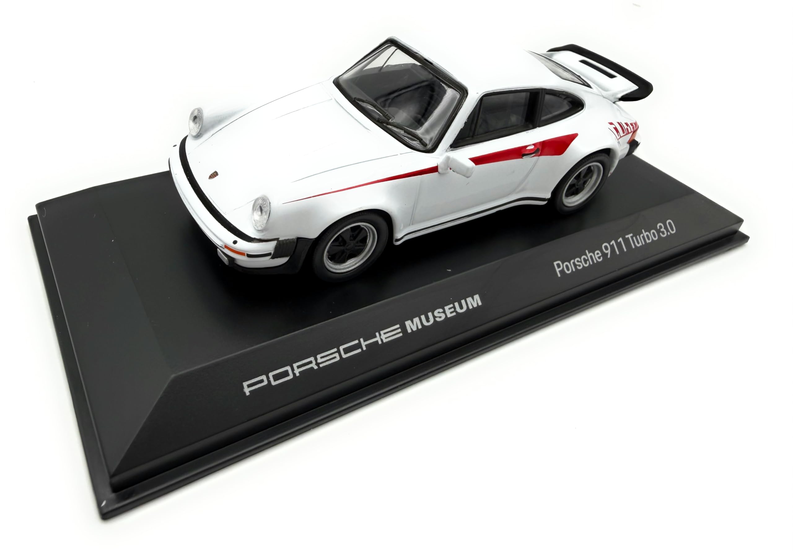 Porsche 911 (930) Turbo 3.0 Model Car 1:43, White - Detailed