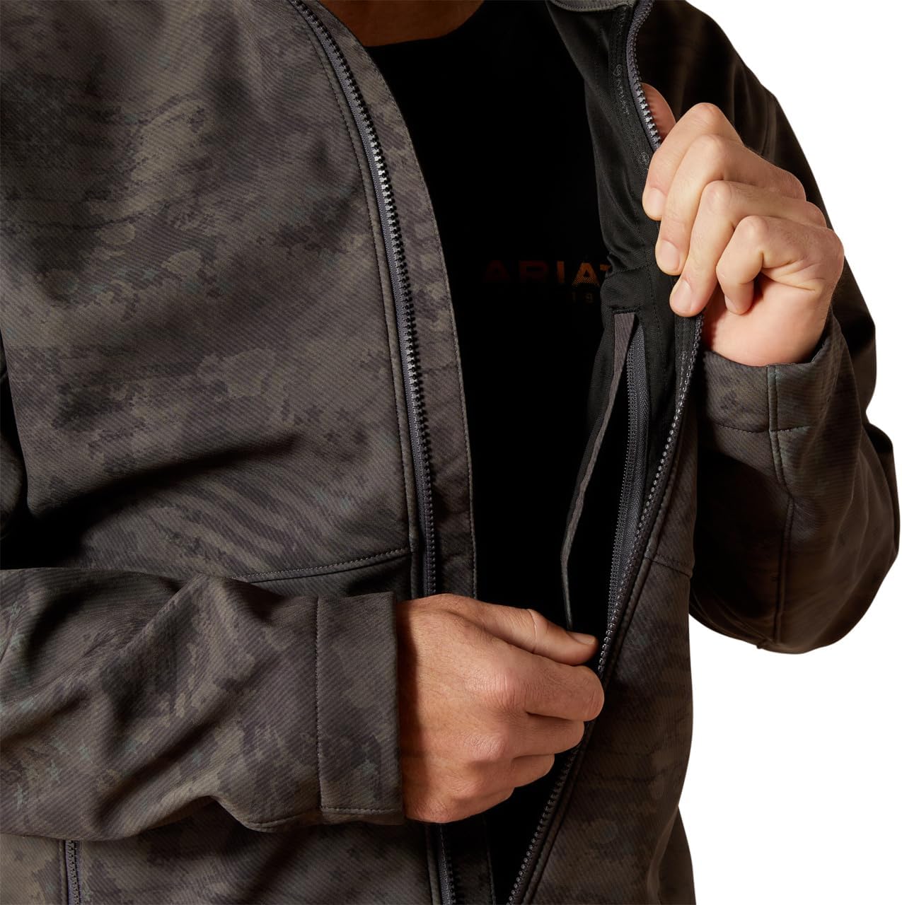 ARIAT Men Patriot Flag Softshell Jacket