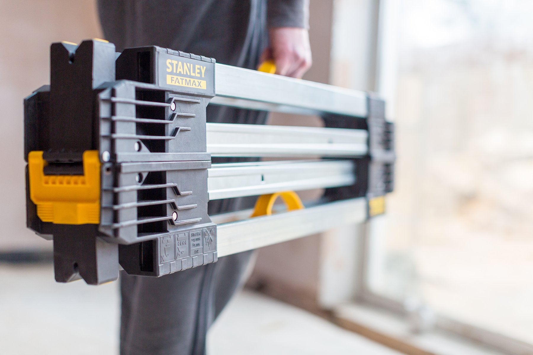 Stanley - FatMax Unterstellböcke (aus Metall, mit klappbaren Metallbeinen, bis 900 kg belastbar, mit V-förmiger Nut, geeignet für Einhandzwingen, 2 Stück) FMST1-75763