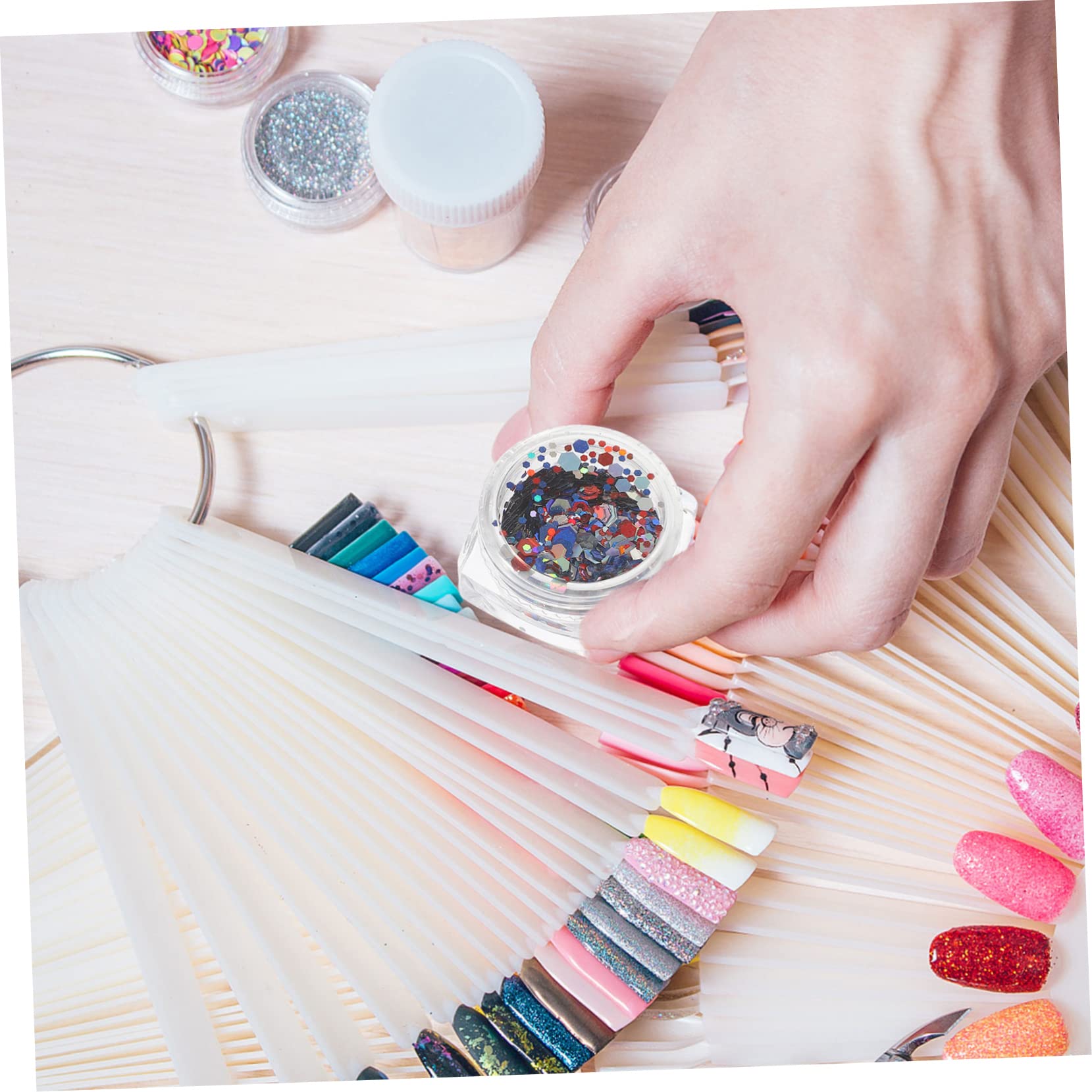 PartyKindom 4sets Nail Art Wear Nails Decor Stars Glitters Sequins DIY Manicure Decors High Class Sequins Material Easy Apply Salon Accessories *4