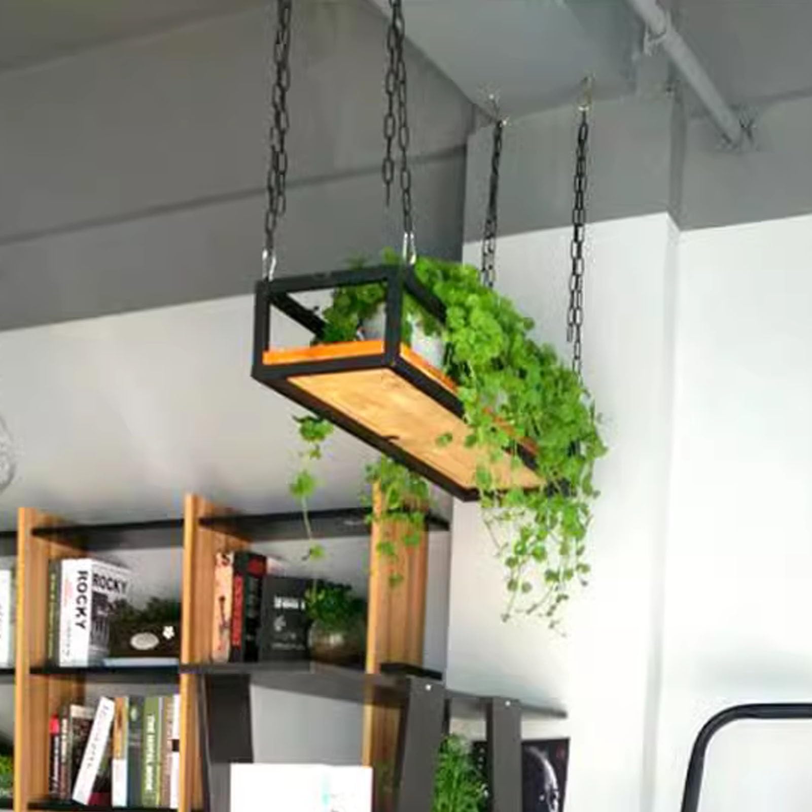 Étagère suspendue en bois et fer noir avec porte-bouteilles compact de 60 cm