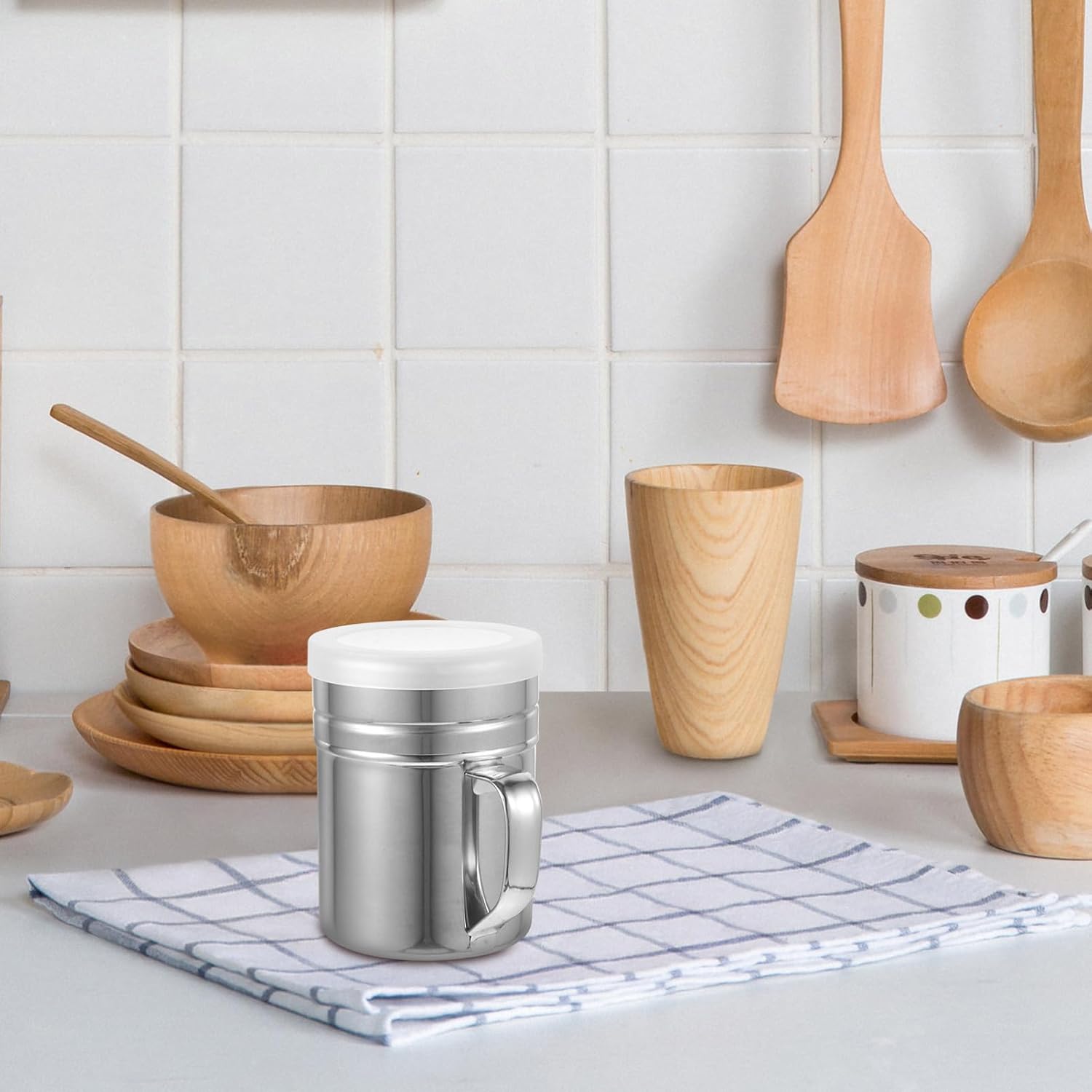 Reusable Stainless Steel Seasoning Dispenser with Handle, Medium 6.8x9.5cm Powder Sugar Shaker and Cocoa Powder Sifter for Home Baking and Cooking