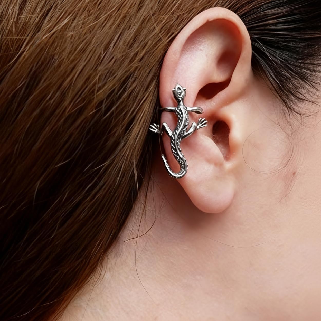 Sovats 925 Sterling Silver Lizard Ear Cuff for Women, Gecko Animal Wrap Ear Crawler No Piercing Minimalist Silver Jewelry Gift