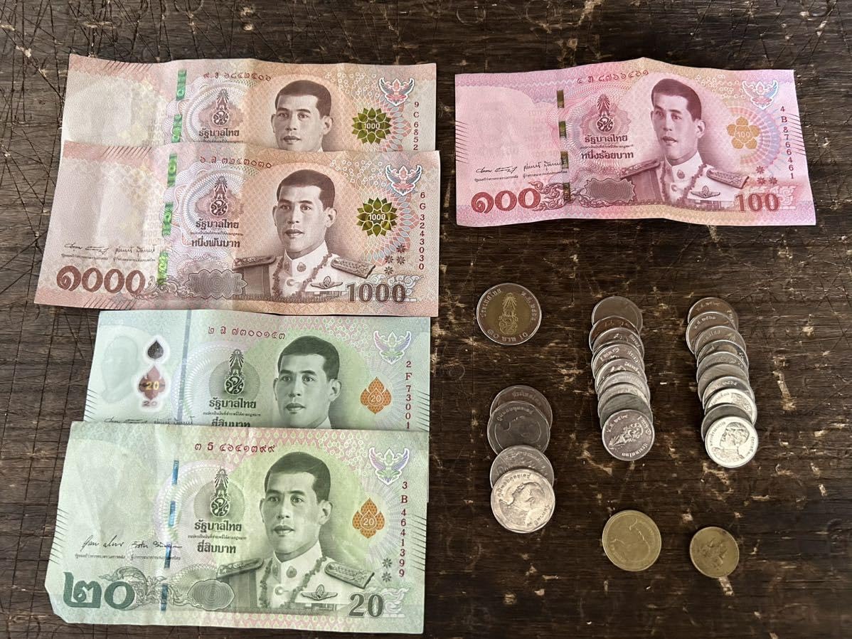 Amazon.co.jp: [OT] Thailand タイ 現地通貨(バーツ) 2192.25THB 空港のExchangeレートは高い  機械の操作方法が分からない方に : おもちゃ