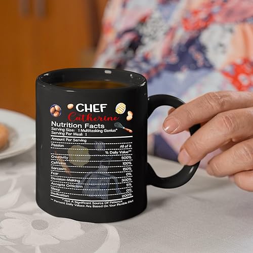 Vista 91 de Taza de café negra personalizada con nombre «A Truly Great Chef Is Hard To Find con nombre», taza de café personalizada para gran chef de 11 onzas