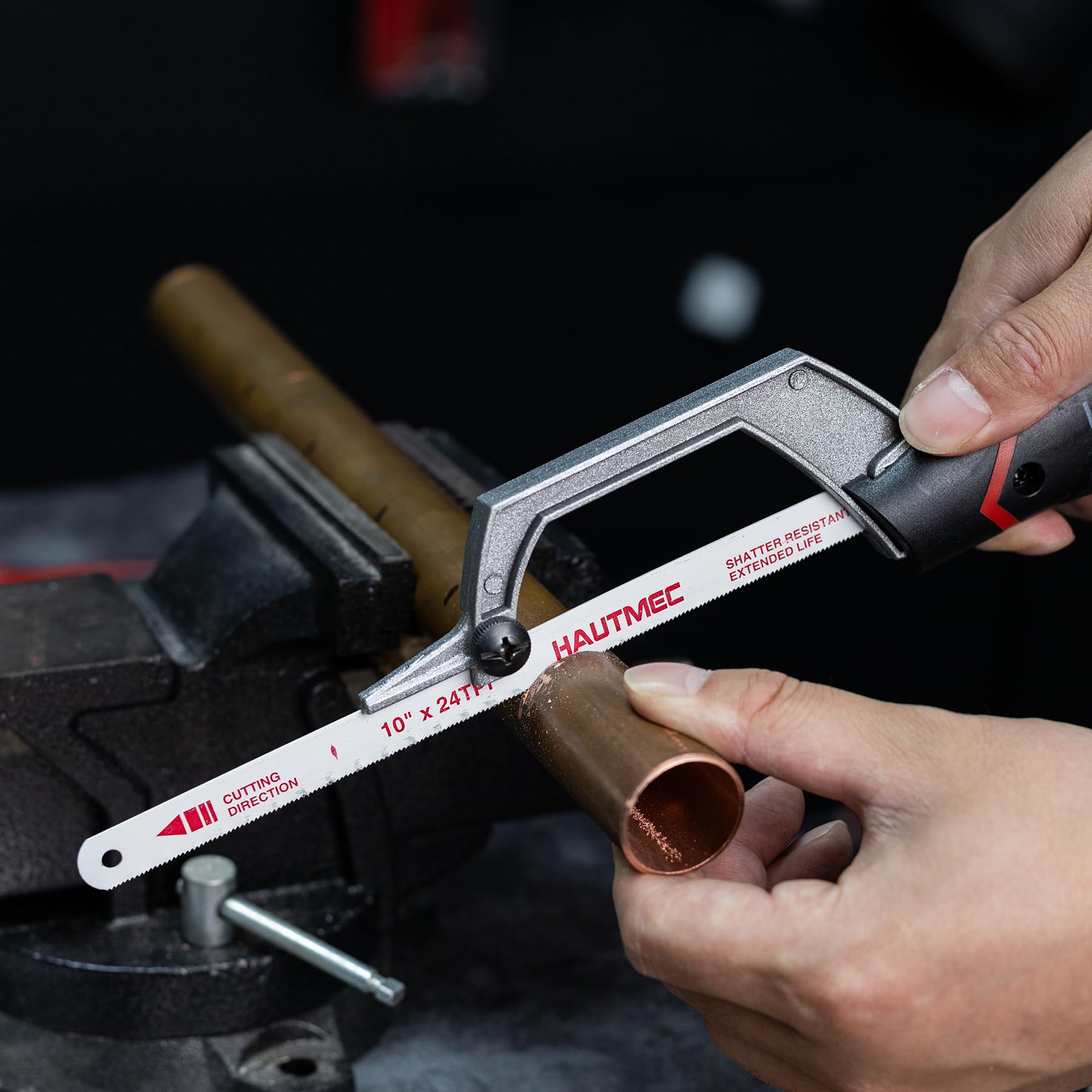 HAUTMEC Kompakte Mini-Bügelsäge 250 mm mit Bi-Metall HSS Sägeblatt, Aluminium-Metallsäge mit Schnittführung, Handsäge für Metall, PVC, Kunststoff & Holz, Ideal für enge Stellen – HT0427