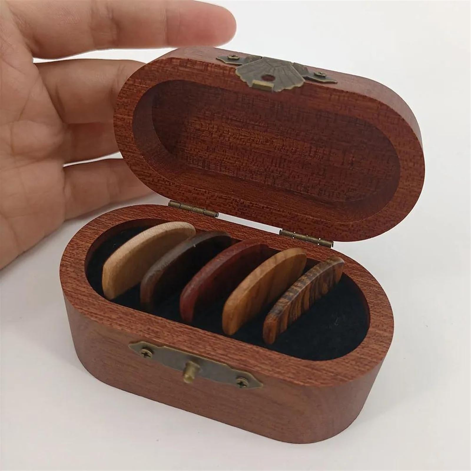 Kostki Do Gitary Drewniane Pudełko Z 5 Drewnianymi Kostkami Pudełko Do Przechowywania Kostki Do Gitary Z Naturalnego Drewna. Gablota Na Kostki Do Gitary Gitara Akcesoria do Instrumentów