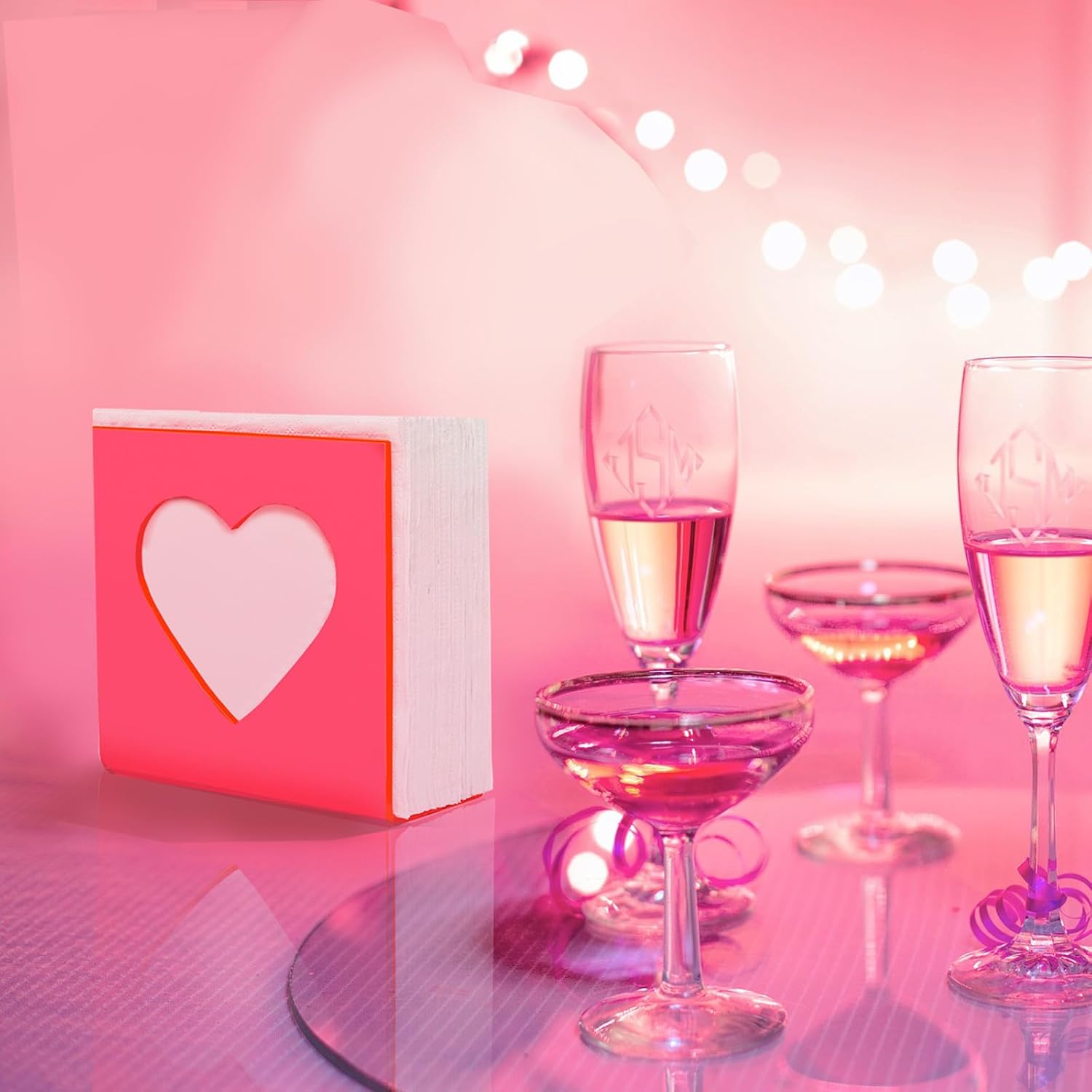 ROYALITA Acrylic Heart Napkin Holders for Tables - Cute Napkins Dispenser