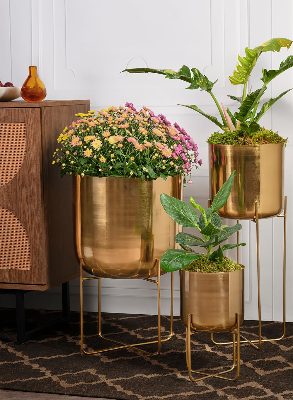 Vaso Da Pavimento In Metallo Mid-Century – Supporti Inclusi – Altezza 55 Cm – Larghezza 21 Cm – Colore Oro – Per Interni Ed Esterni