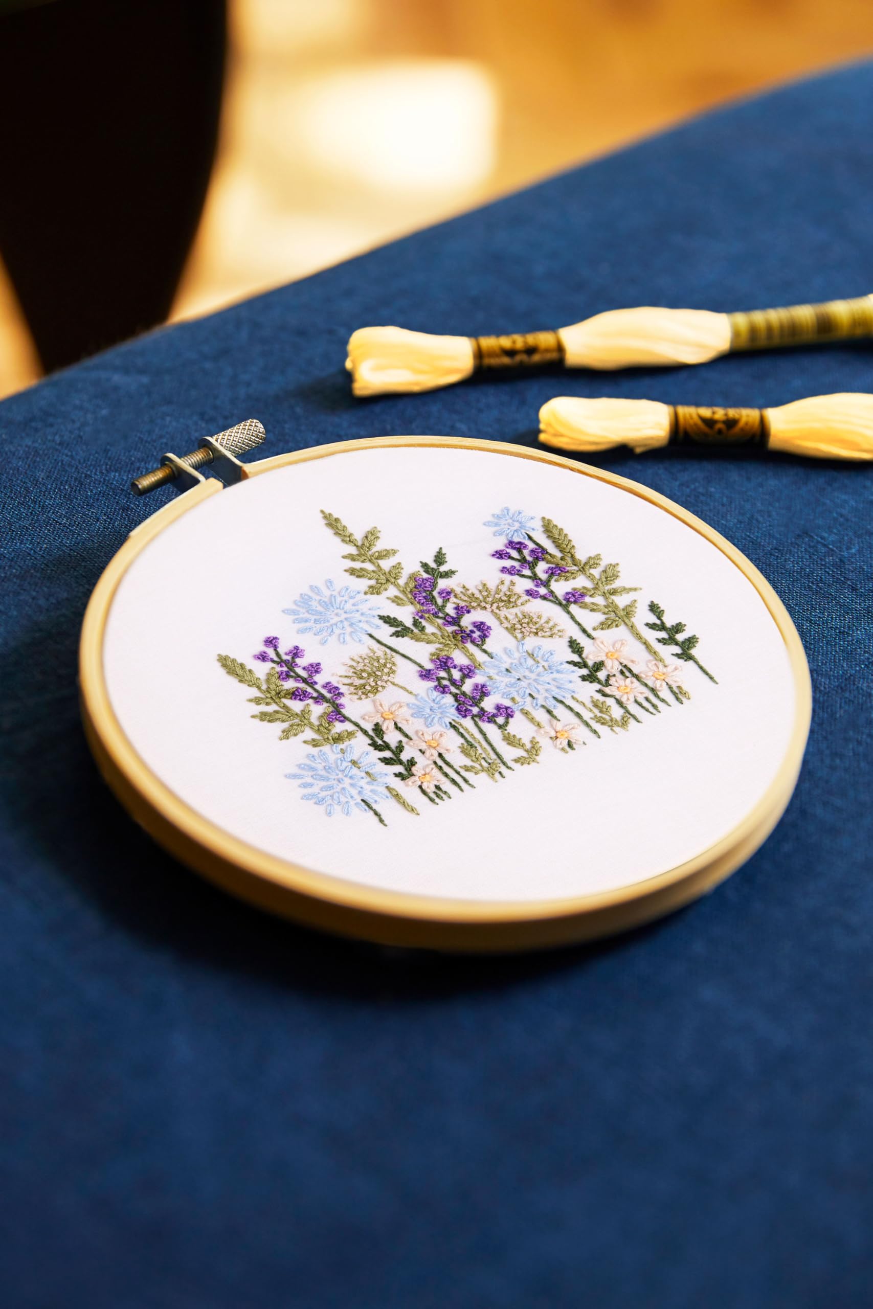 DMC Wild Blooms - Medium Embroidery Kit